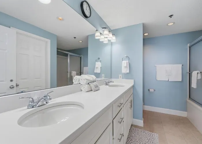 Club 1810a By Youngs Suncoast Apartment *