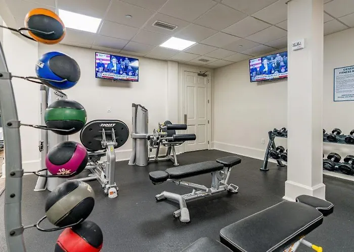Club 1810a By Youngs Suncoast *