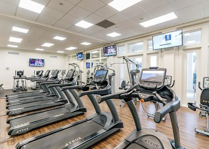 Club 1810a By Youngs Suncoast Apartment